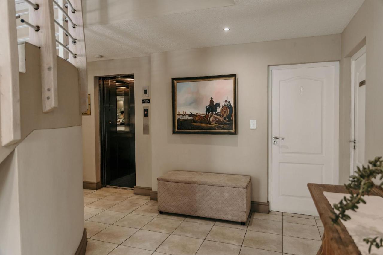 Artemis Hotel Свакопмунд Экстерьер фото
